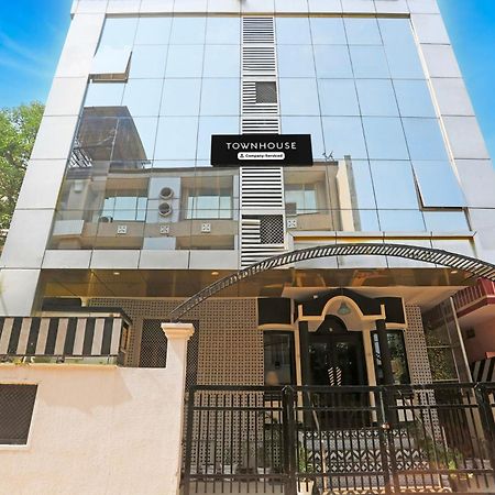 Super Townhouse Cantonment Varanasi Formerly Sarin Inn Екстер'єр фото