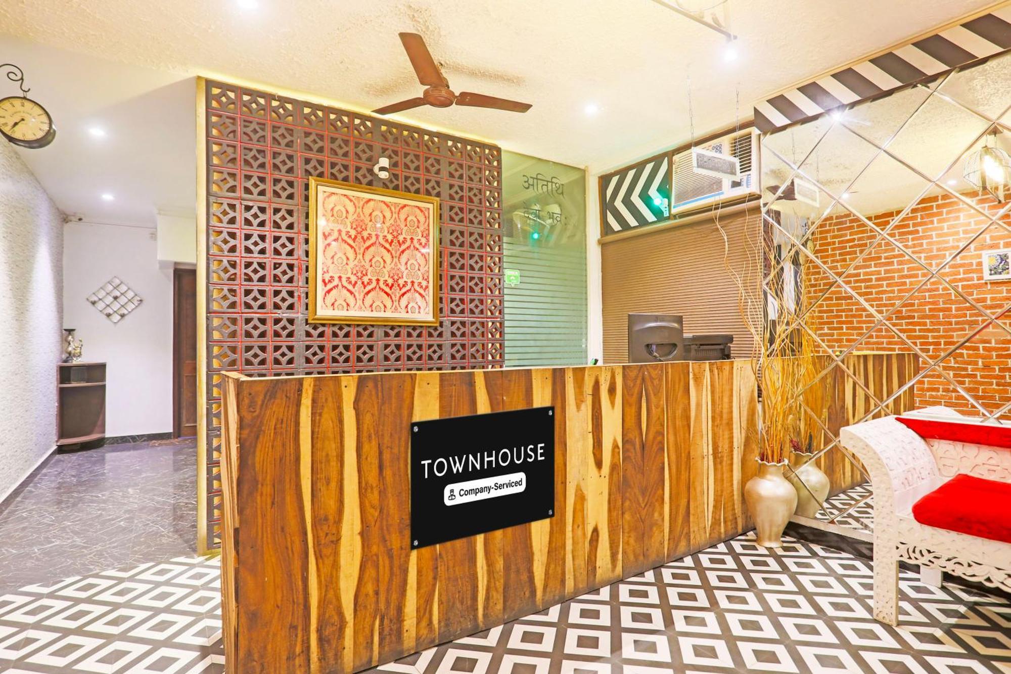 Super Townhouse Cantonment Varanasi Formerly Sarin Inn Екстер'єр фото