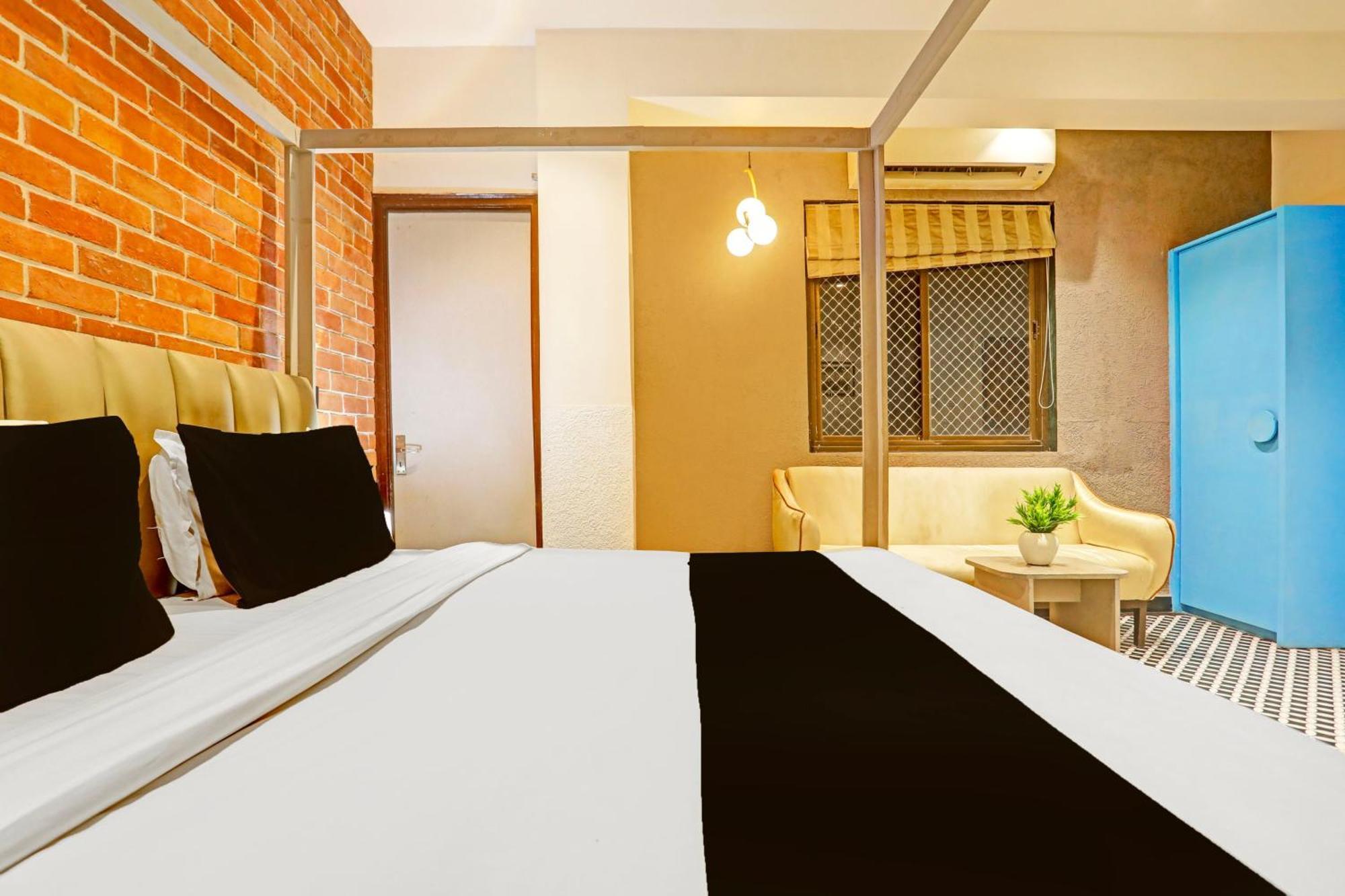 Super Townhouse Cantonment Varanasi Formerly Sarin Inn Екстер'єр фото