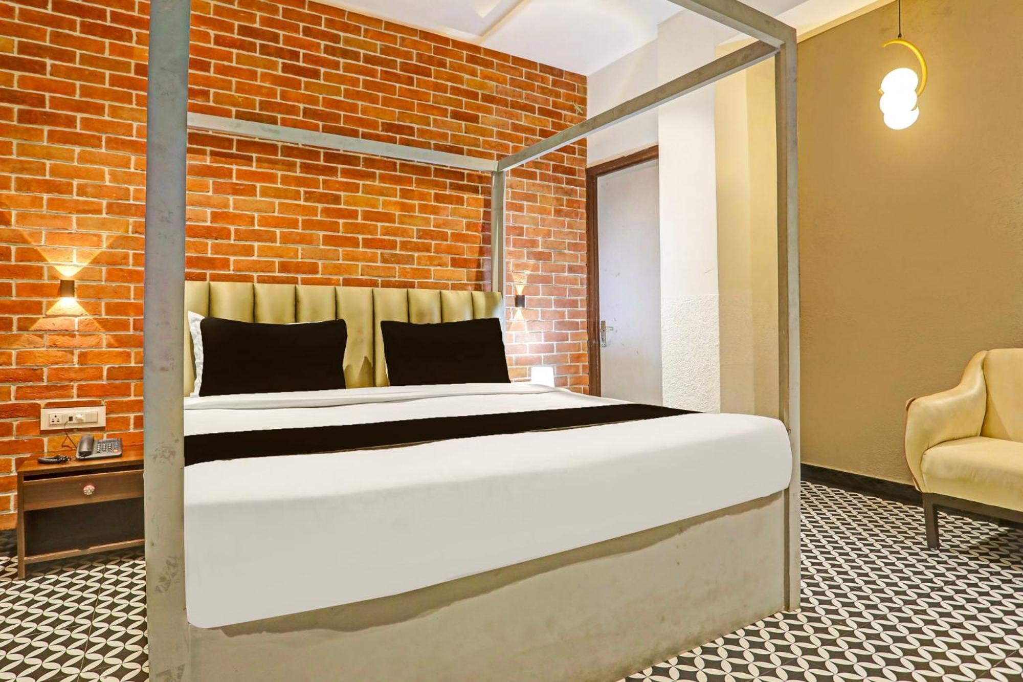 Super Townhouse Cantonment Varanasi Formerly Sarin Inn Екстер'єр фото